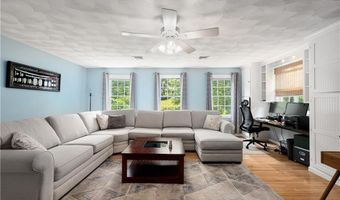 364 Orchard Woods Dr, North Kingstown, RI 02874