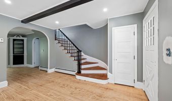 110 Gill St, Auburn, ME 04210