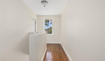 6 LARKSPUR Rd, Warwick, RI 02886