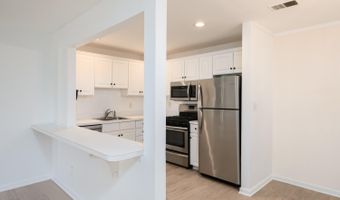 430 Wedgewood Cir, Belford, NJ 07718