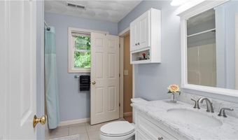 28 Narragansett Rd, Cumberland, RI 02864