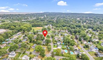 9 Brentwood Ter, Middletown, NJ 07748