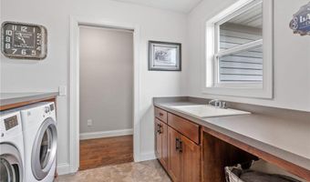 405 Riverside Cir, Anoka, MN 55303