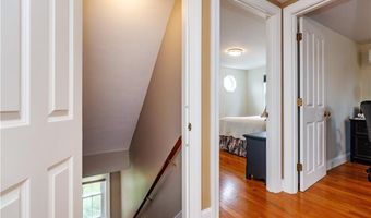42 Grasslands Rd, East Greenwich, RI 02818