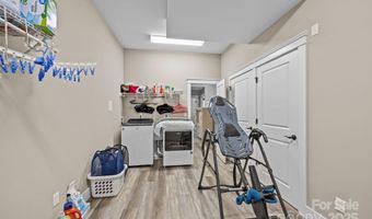 2 Wood Path Ln, Arden, NC 28704