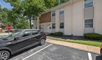 164 Burtonwood Dr, Ballwin, MO 63011