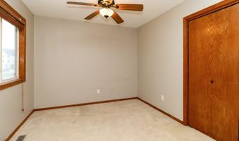 1017 10th Ave NW, Altoona, IA 50009