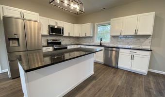 10 Trinton Ave, Bedford, IN 47421