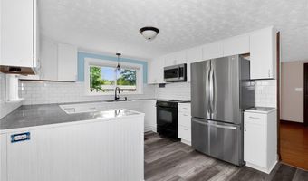 219 E Clinton St, Autryville, NC 28318