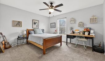 800 Whispering Village Cir, Ballwin, MO 63021