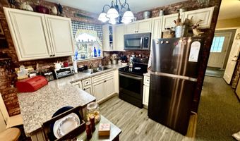 106 Burnshaw Ln, Albrightsville, PA 18210