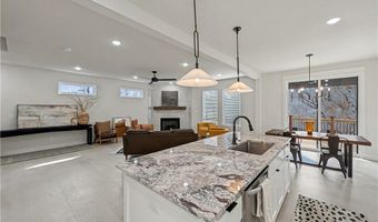 30 Cromer Dr, Bella Vista, AR 72715