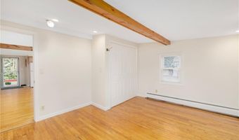 8 Pine Ln, Coventry, RI 02816