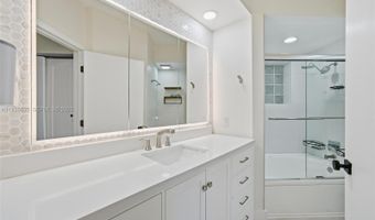 3255 NE 184th St 12210, Aventura, FL 33160