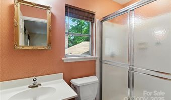 2011 E Barden Rd, Charlotte, NC 28226