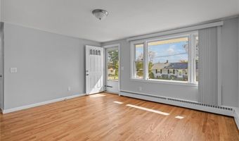 3 Creighton Pl, Coventry, RI 02816