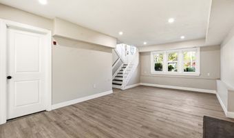4 Silversmith Ct, Barnegat, NJ 08005