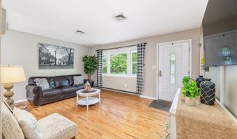5 Emerald Dr, Alloway, NJ 07422