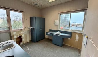 1090 New London Ave 5, Cranston, RI 02920