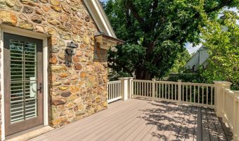 1801 N HARTFORD St N, Arlington, VA 22201