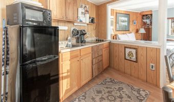 24 Bethune St, Alexandria Bay, NY 13607