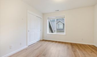 20870 YOSEMITE St NE, Aurora, OR 97002