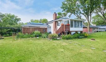 880 Whitney Dr, Apple Valley, MN 55124