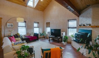 2 Mesa Sea Rd, Arroyo Hondo, NM 87513