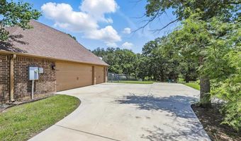 209 Ellis Creek Dr, Weatherford, TX 76085
