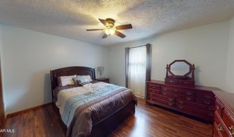 1647 Saint Francis Ln, Altoona, PA 16602