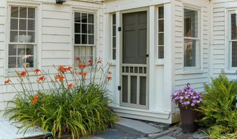 16 US-1, Falmouth, ME 04105