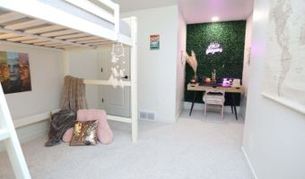 811 S Ibis St, Aberdeen, SD 57401