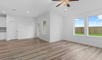 237 Amy St, Angleton, TX 77515