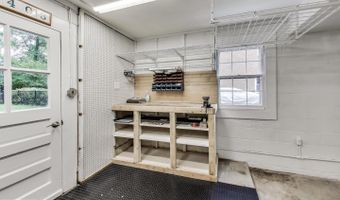 2403 SHERWOOD HALL Ln, Alexandria, VA 22306