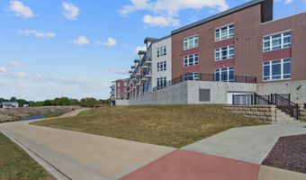 120 Twin Steeples Cir NE Unit 315, Dyersville, IA 52040