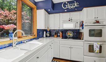 1843 Timber Trail Dr SE, Ada, MI 49301