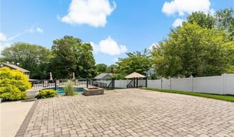 54 Michael Dr, Bristol, RI 02809