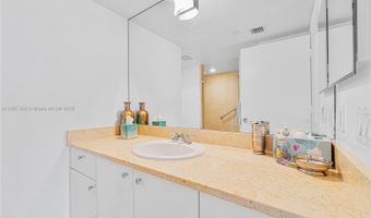20000 E Country Club Dr 1114, Aventura, FL 33180