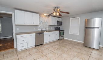 3 Luther St, Johnston, RI 02919