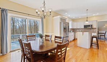 33 Roxbury Ct, Cheshire, CT 06410