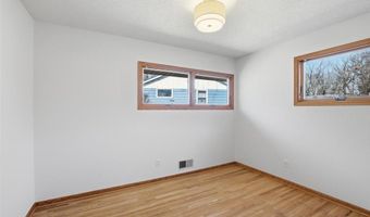 819 9th Ave, Anoka, MN 55303