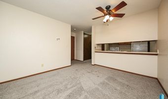 1411 E Rushmore Dr, Brandon, SD 57005