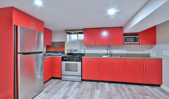 511 W BYRON Ave, Addison, IL 60101