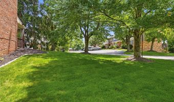 4400 Laurel Oak Dr, Allison Park, PA 15101