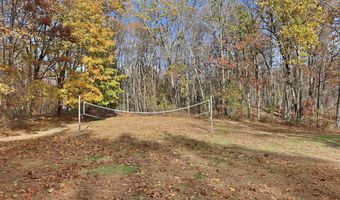 40 Woodridge Dr 40, Cheshire, CT 06410