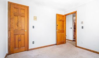8 Pine Acres Rd, Amherst, NH 03031
