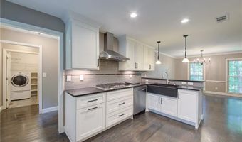 835 Lakeshore Dr NW, Berkeley Lake, GA 30096