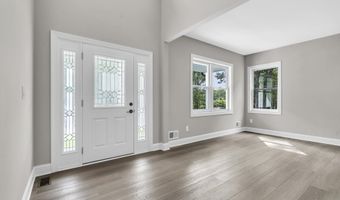 70 Seurat St, Barnegat, NJ 08005