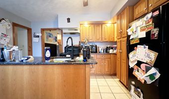 29 Hooker Rd, Bridgeport, CT 06610