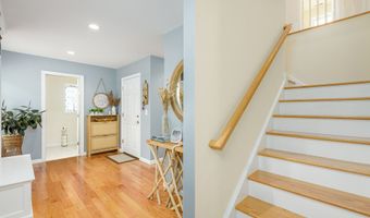 42 Chestnut St 11, Bethel, CT 06801